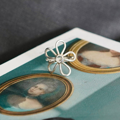 טבעת פרח כסף 925 – תקריב העיצוב