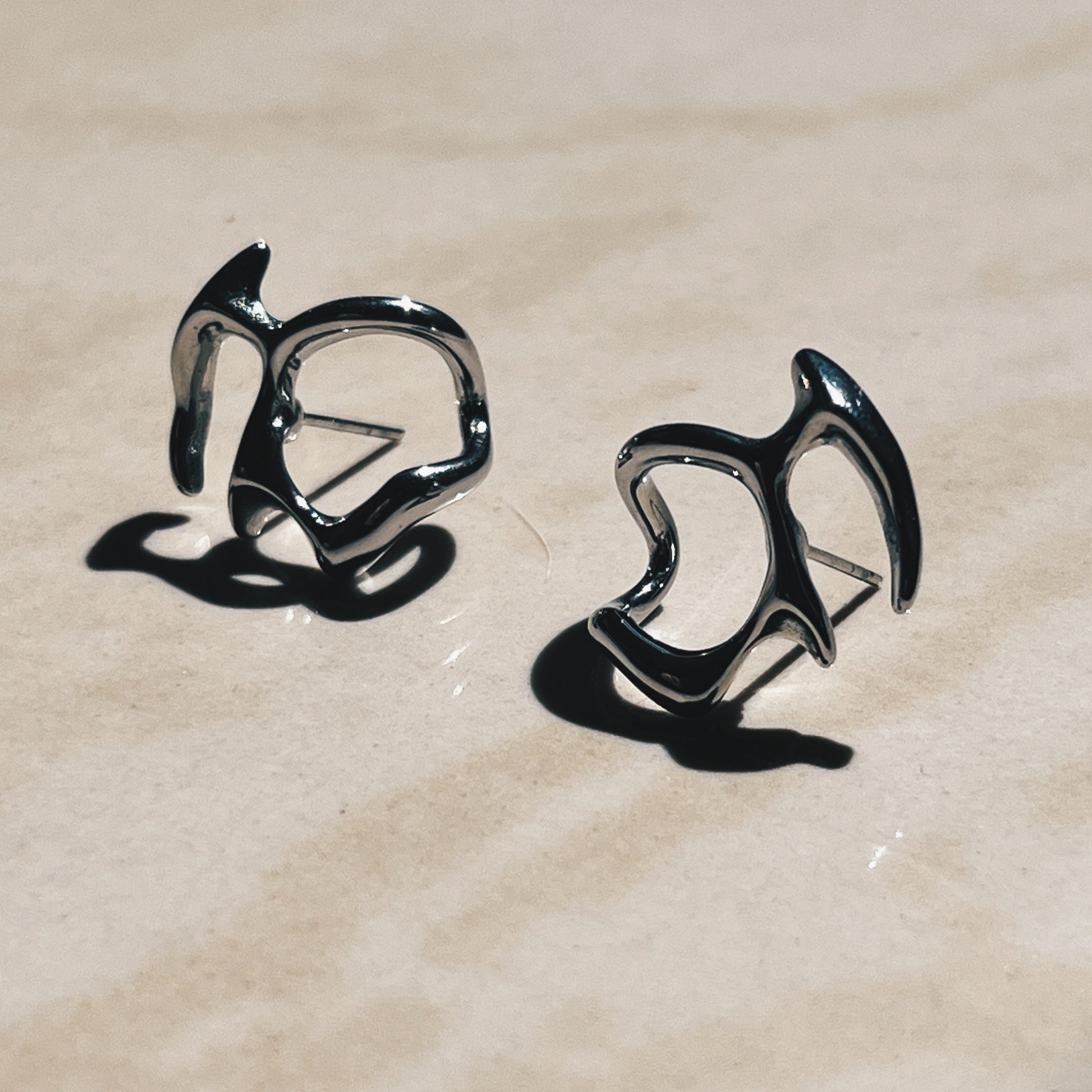 עגילי חישוק מיוחדים לנשים