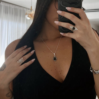 "Hen" Necklace | שרשרת ״חן״