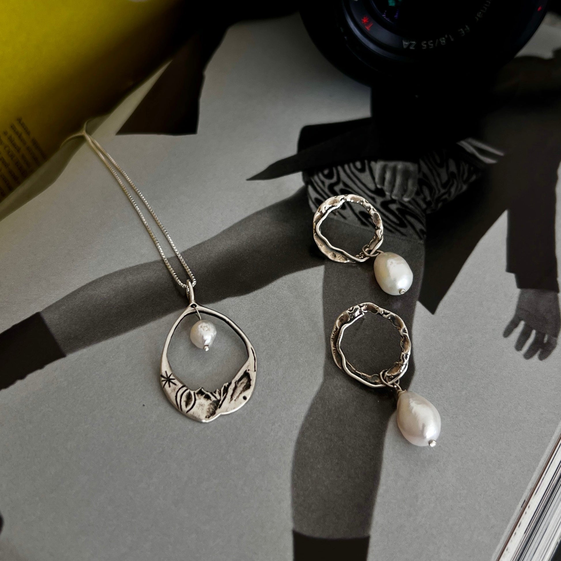 עגילי SAILO לנשים – כסף 925, פנינה טבעית ועיצוב ייחודי