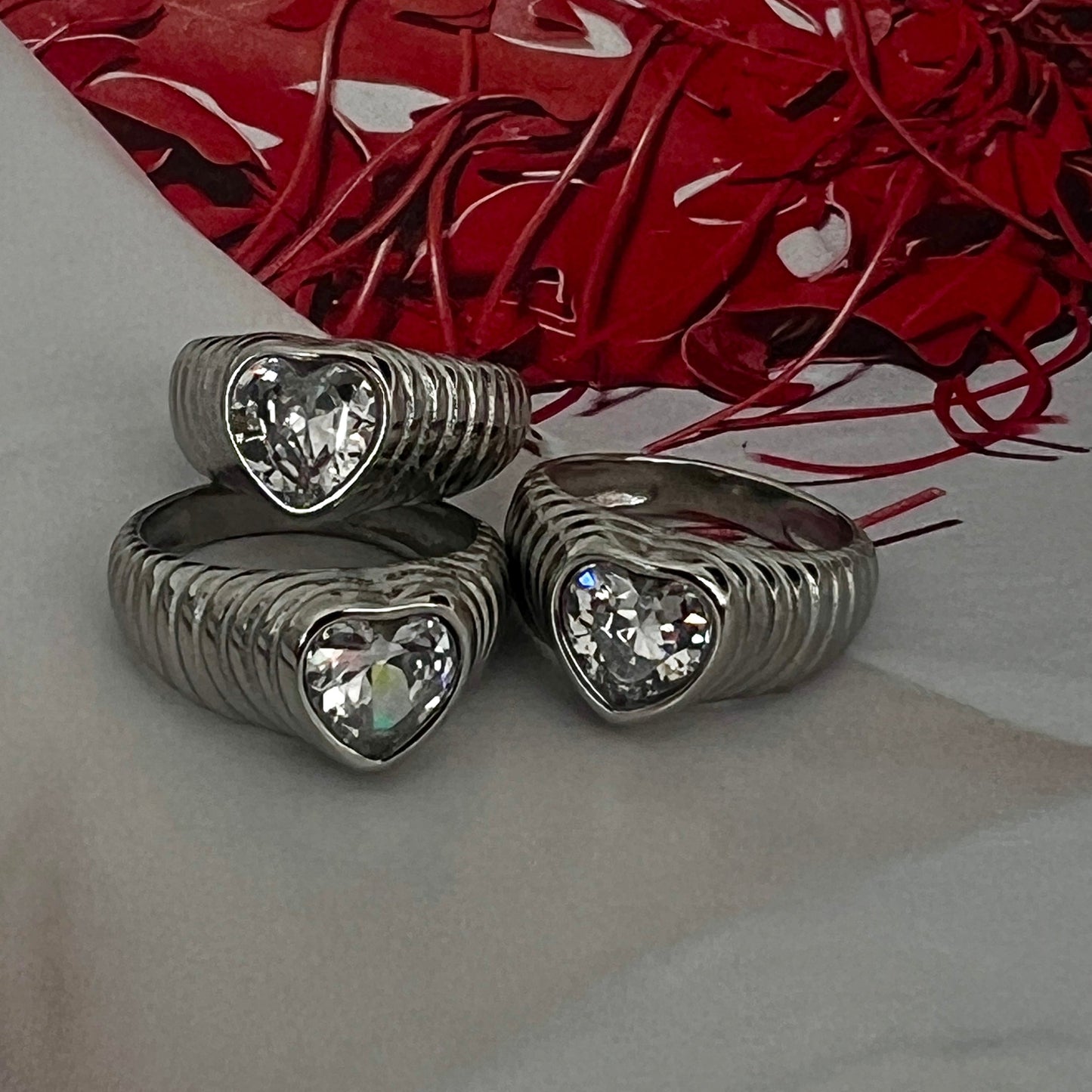 טבעת זרקון לב מסטנסטיל – צילום מוצר