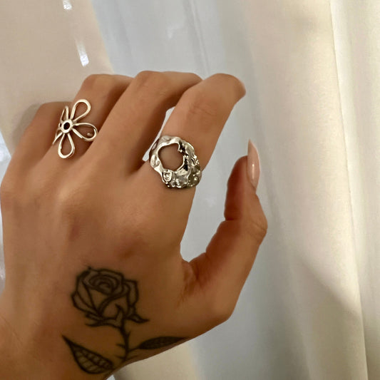 טבעת סטנסטיל מרוקעת בעיצוב נוזלי