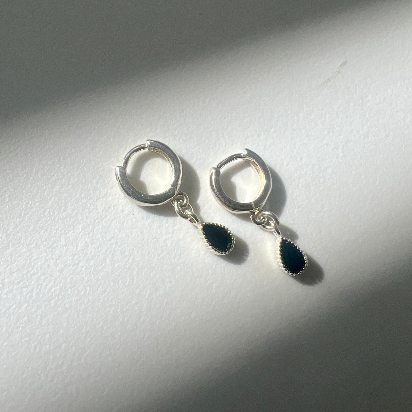 עגילי ״גוני״ | "GONI" earrings - black