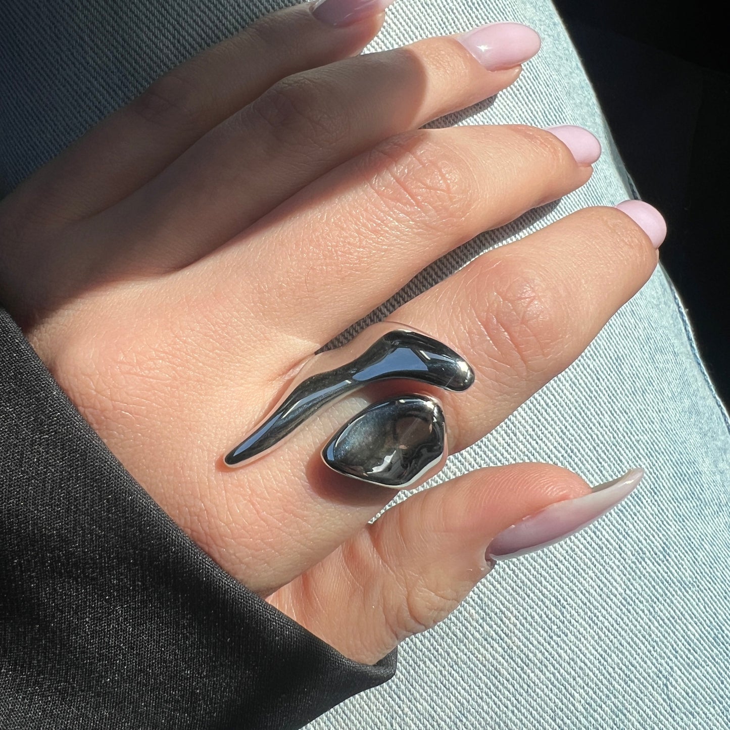 טבעת רחבה מודרנית לנשים