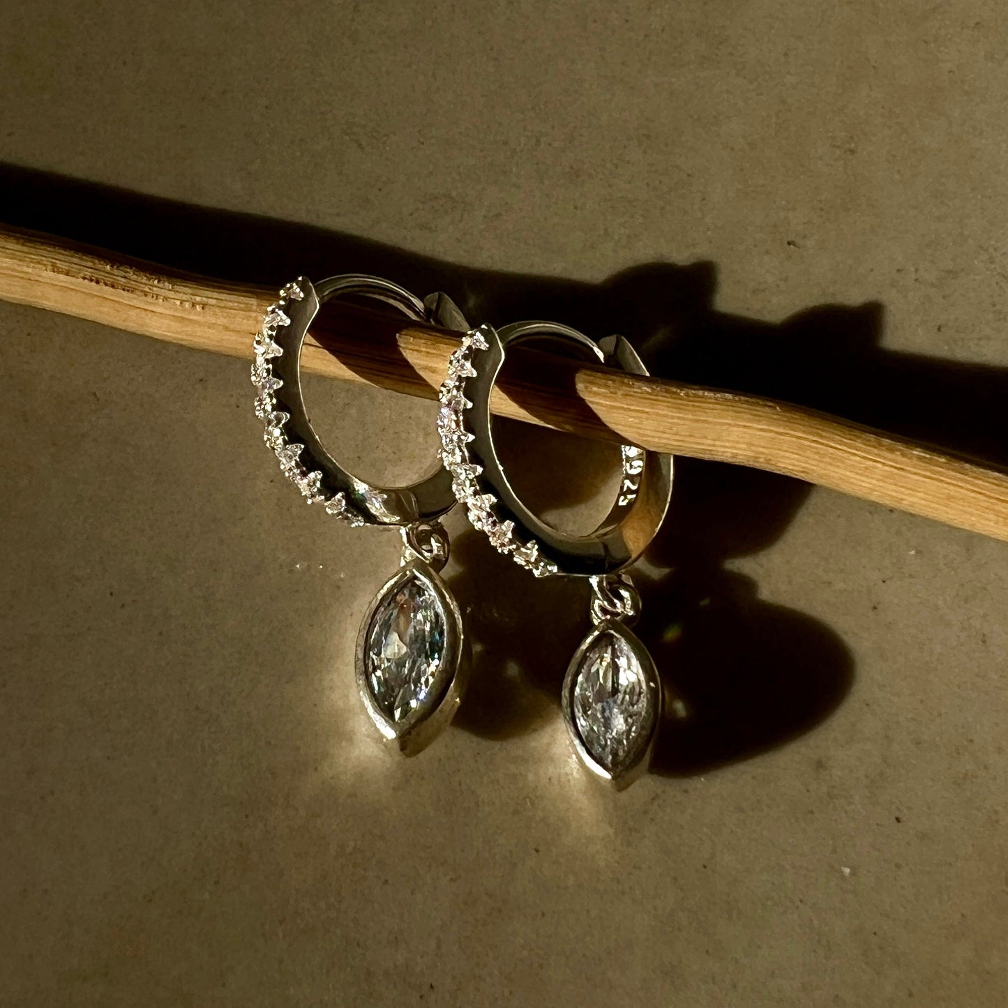 " MINI TULIP" earrings | עגילי ״ מיני טוליפ״