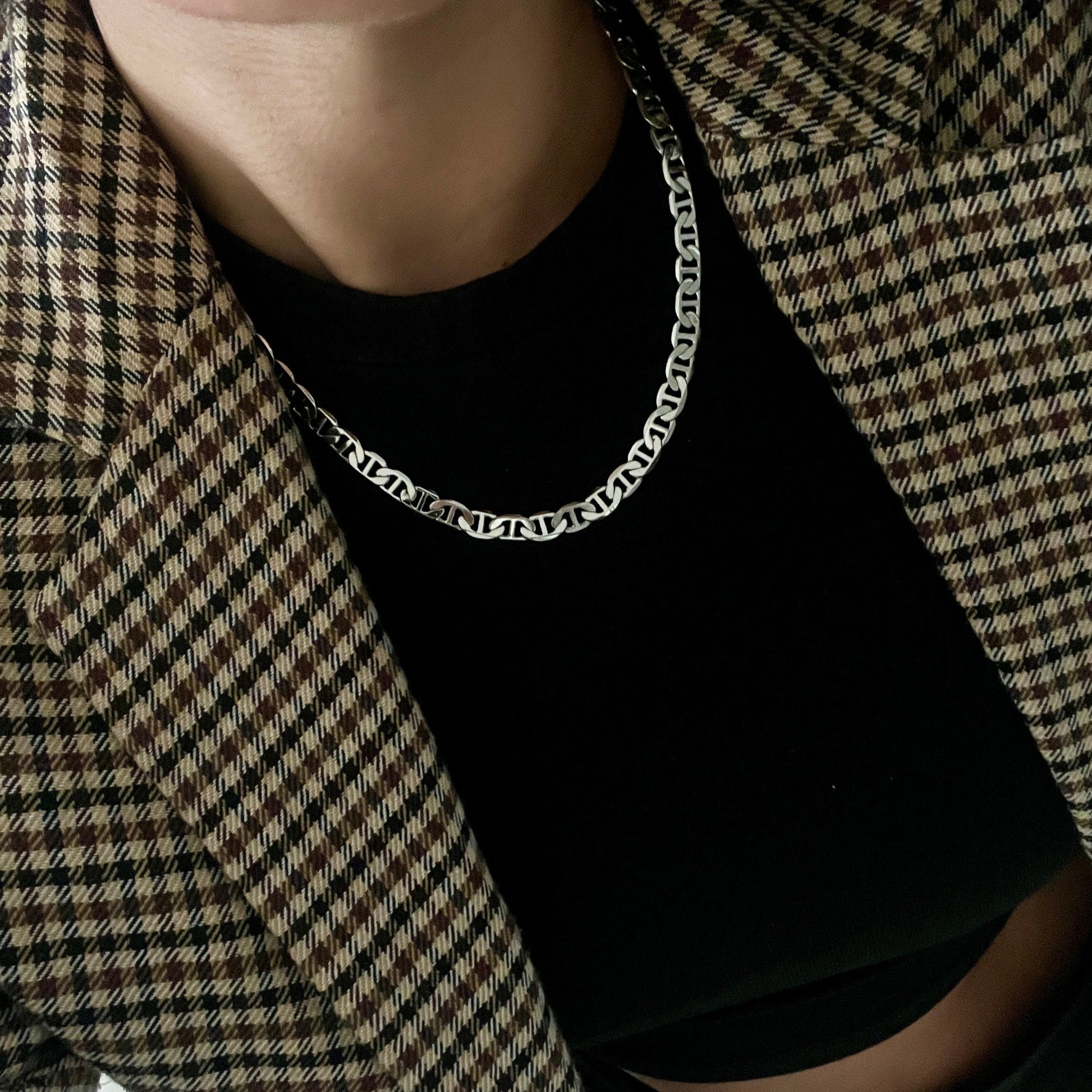 שרשרת חוליות כסף בסגנון גורמט עם גימור חלק ומבריק