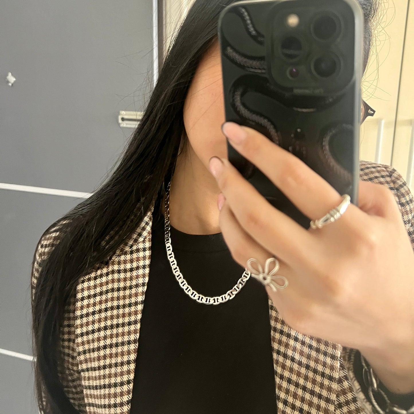 שרשרת גורמט לנשים בעיצוב מודרני עם נוכחות