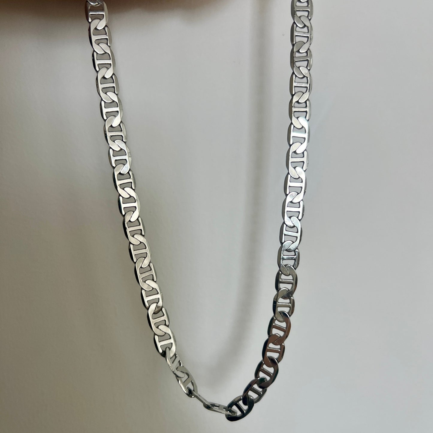 שרשרת סטנסטיל עמידה במים בעיצוב חוליות שטוחות