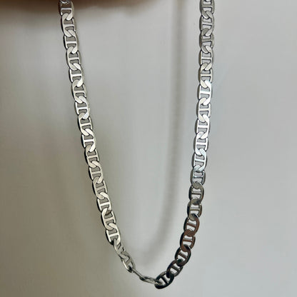 שרשרת סטנסטיל עמידה במים בעיצוב חוליות שטוחות