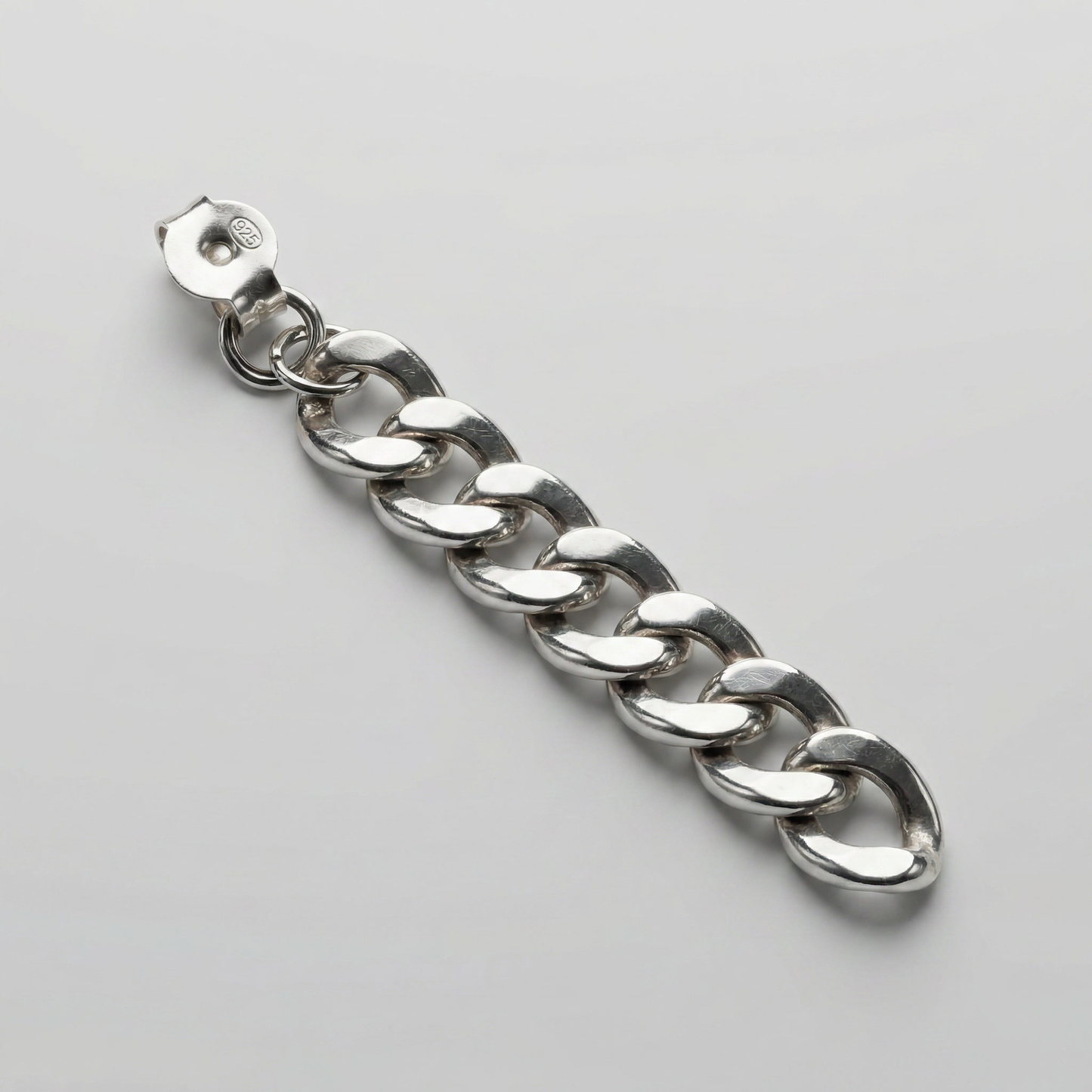 VIREA earring | עגיל ״ויראה״